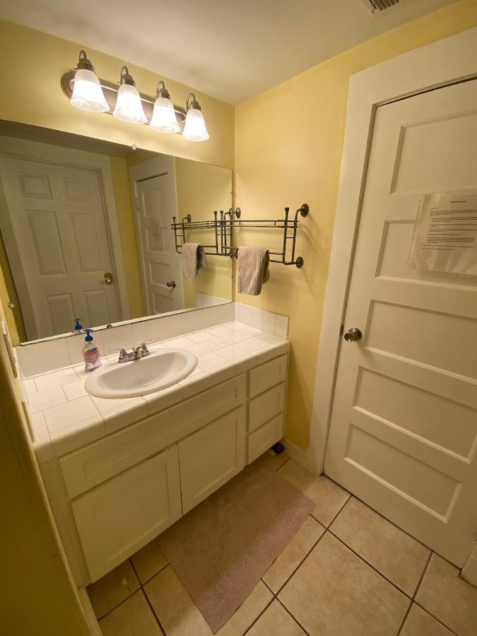 Small Private La Bedroom W Wifi - Private Fridge - Ac Near Usc - Exposition Park - Usc Memorial Coliseum - Banc Of California Bmo Stadium - Downtown Los Angeles Dtla - University Of Southern California Usc!!! 외부 사진